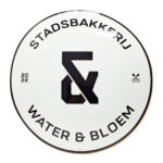 Stadsbakkerij-water&bloem-rond-2022-emaille-bedrijfslogo